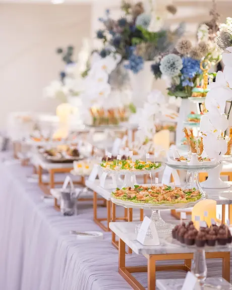 งานแต่งงานเก๋ๆ มีสไตล์กับรูปแบบการจัดงานเลี้ยงอาหารแบบค็อกเทล งานเลี้ยงทันสมัย เอาใจคนรุ่นใหม่